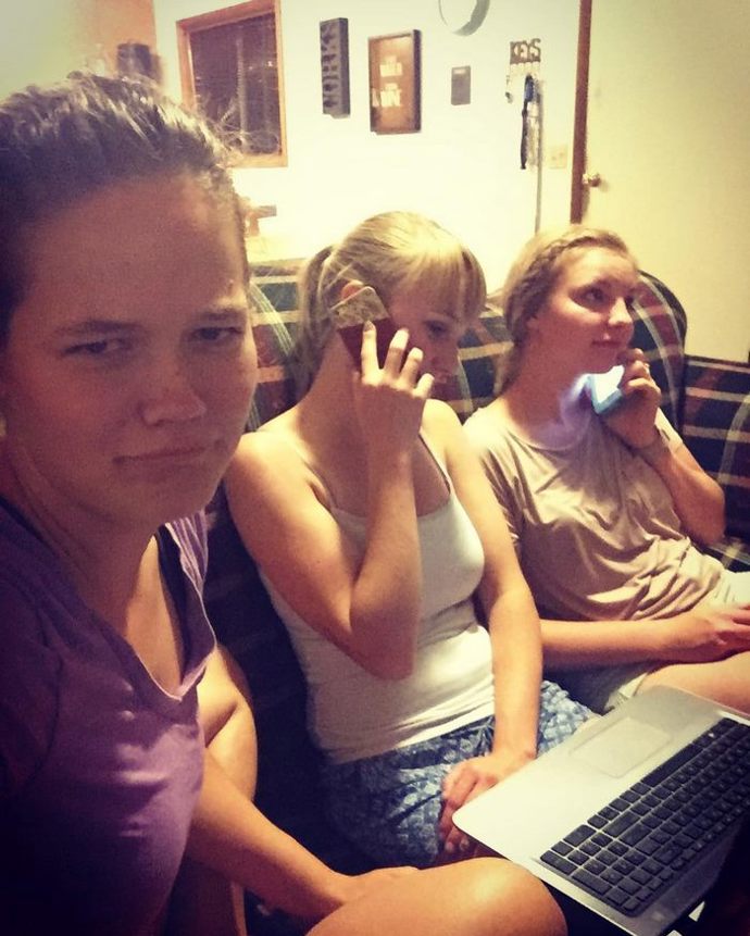 #3 Někdy ani nemusí být drahá polovička přítomná. Telefonát to vyřeší.