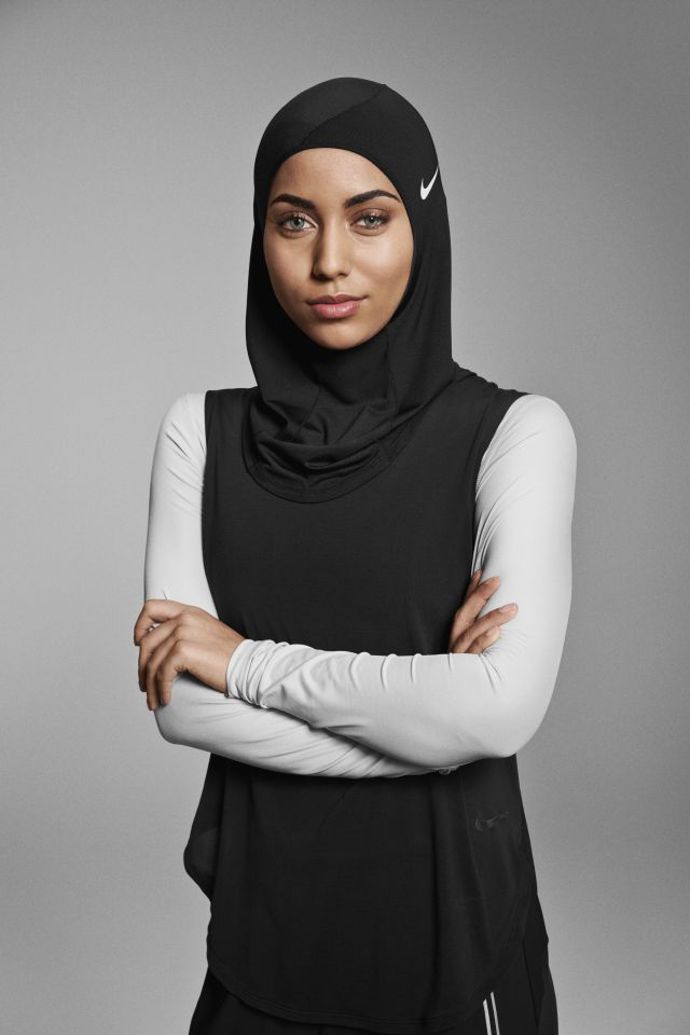 „Nike Pro Hijab“ bude k dostání v decentních tmavých barvách.