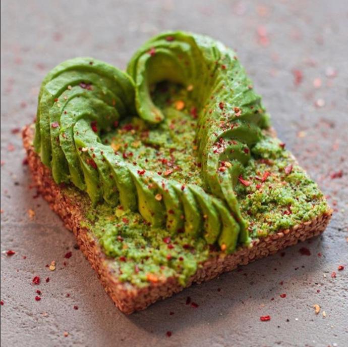 Avokádový toast z produkce Avocaderie vypadá skvostně.