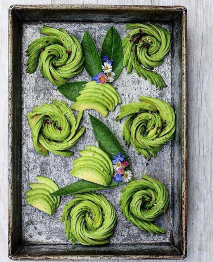 Avokádová obložená mísa.