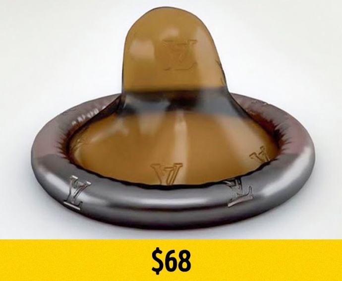 4. Kondom od Louise Vuittona. Chlubíte se „vuittonkou“? Pokud se těšíte pravidelné dávce potěšení a nezapomínáte na ochranu, tento kondom je jediný důstojný do vaší kabelky. Stojí 1 700 Kč. Ano, jeden.