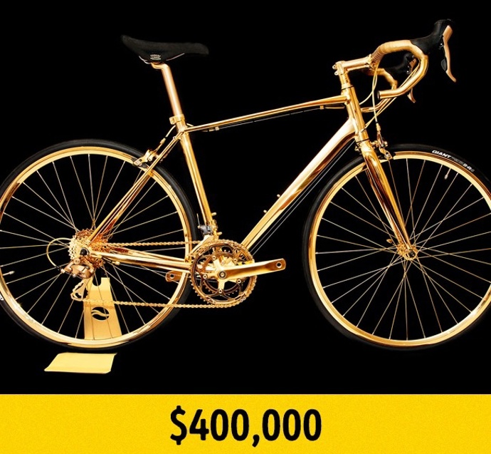 6. Zlaté kolo. Překrásné, že? A teď si představte, že byste z tohoto kola z 24karátového zlata museli sesednout. A někde ho přivázat. Nebo s ním zajet do stojanu. Je sice nepraktický, ale pokud máte 10 000 000 nazbyt, proč si to nejkrásnější kolo nedovolit, že?