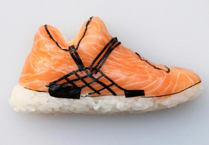 Zdolat maraton v těchto teniskách? To by šlo! Tento Číňan připravuje netradiční sushi