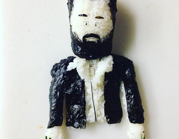 Zdolat maraton v těchto teniskách? To by šlo! Tento Číňan připravuje netradiční sushi