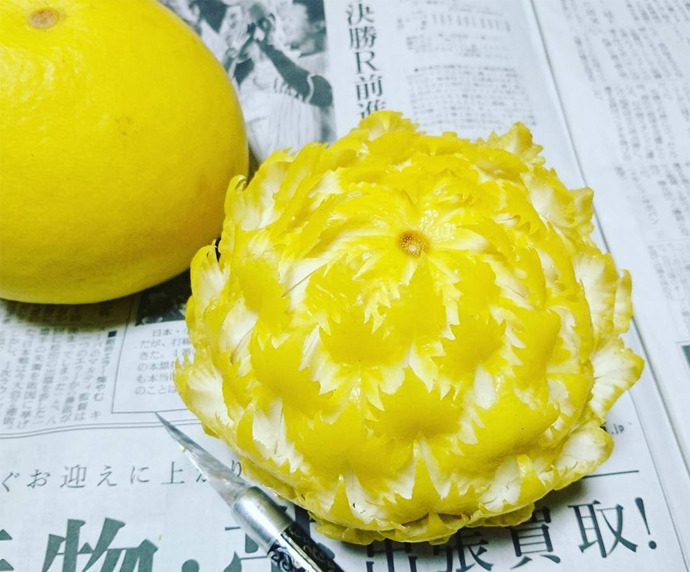 Tancuje nožem po slupce a zanechává dechberoucí umění