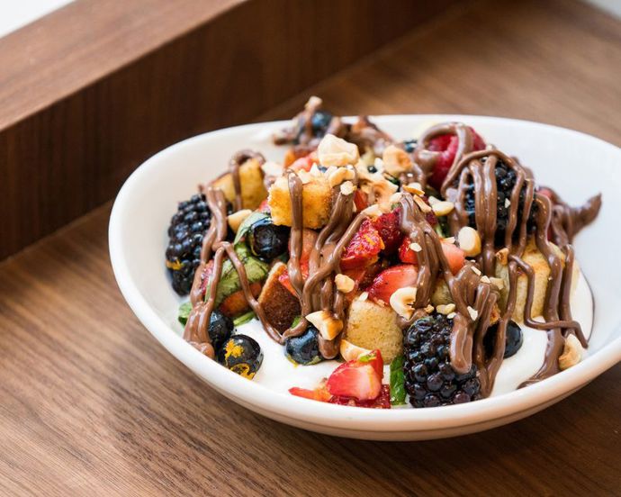 Pro hardcore fanoušky přichystali provozovatelé nutellové fondue (však víte, kotlík plný Nutelly). Nebo návykovou zmrzlinu.