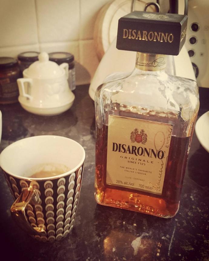 3. Amaretto + káva.