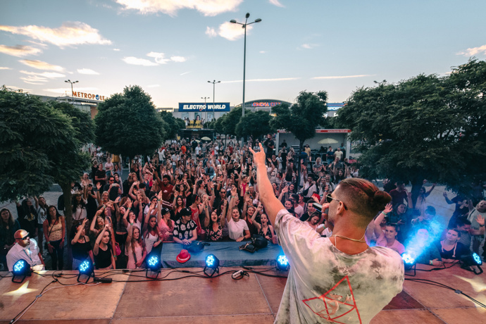 Festival Ynspirology ovládl během víkendu Zličín i svět on-linu