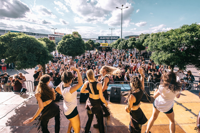 Festival Ynspirology ovládl během víkendu Zličín i svět on-linu