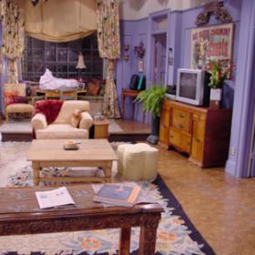 3. Fialová to jistí! Vymalujte své hnízdečko nafialovo... a ocitnete se rázem ve filmové domácnosti!