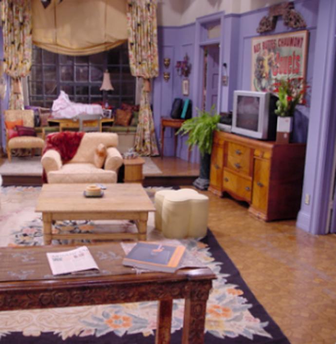 3. Fialová to jistí! Vymalujte své hnízdečko nafialovo... a ocitnete se rázem ve filmové domácnosti!