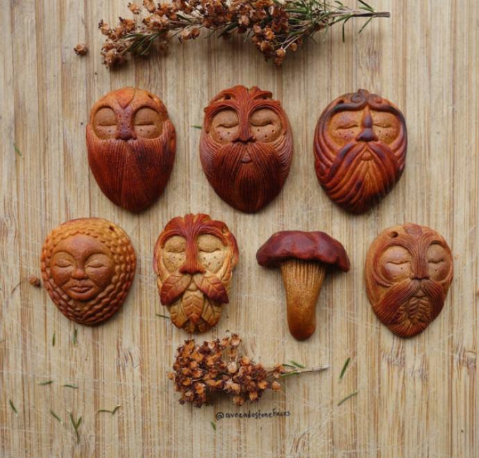 Umělecká díla z pecek avokáda od Jan Campbell.