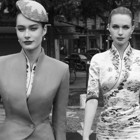 Haute couture na palubě letadla? Uniformy čínských letušek vám vyrazí dech!