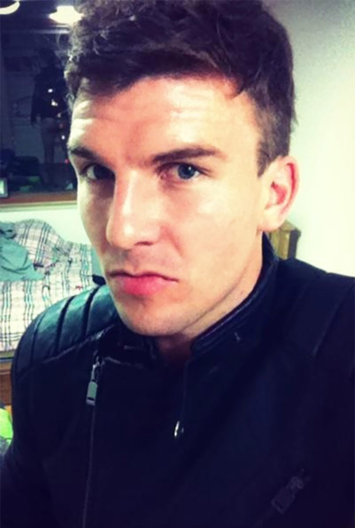 Když si potřebujete rychle udělat selfíčko... a slávu vám ukradne váš zadek.