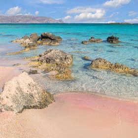 1. Pláž Elafonissi (Kréta, Řecko).