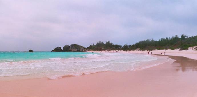 4. Záliv Horseshoe Bay (Bermudy).