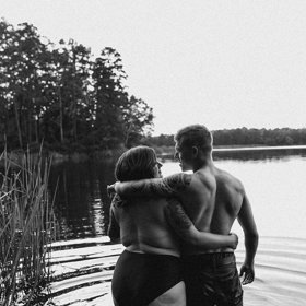 Ona je je plus-size, on svalnatý. Tato fotosérie pobláznila svět