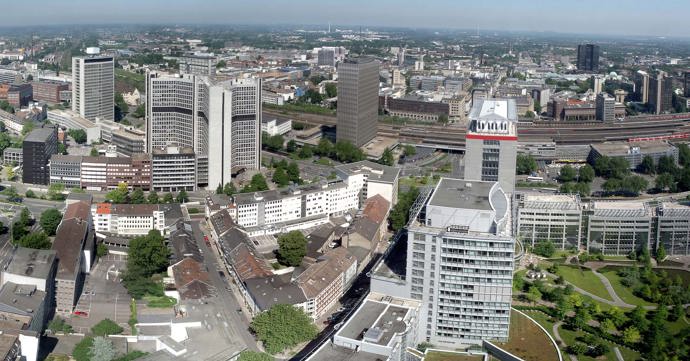 19. Essen – 51 % velmi spokojení, 42 % spokojení.