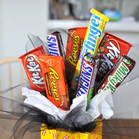 Pugét z cukrovinek.