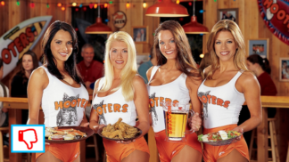 Doba, kdy si mladí muži vylepovali plakáty „prsatých“ dam, je zřejmě pryč.