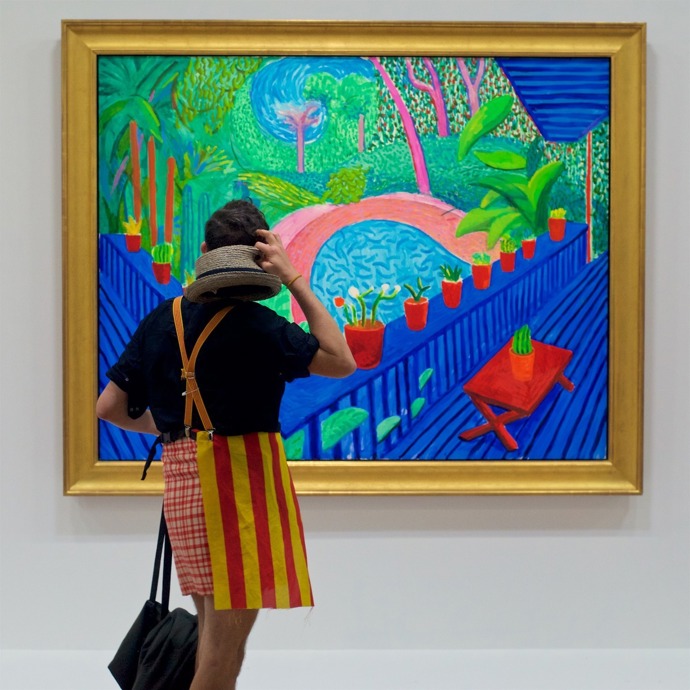 Jako by vypadli z obrazu, na který se dívají. Rakouský fotograf je mistrem správného načasování