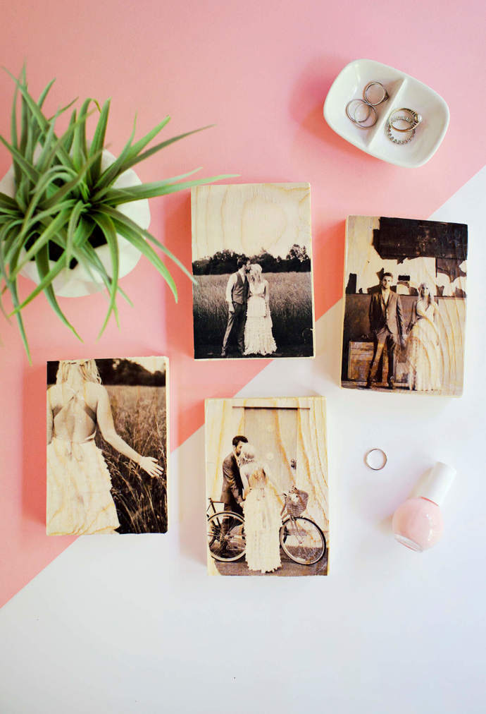 14. Na zajímavém barevném pozadí.