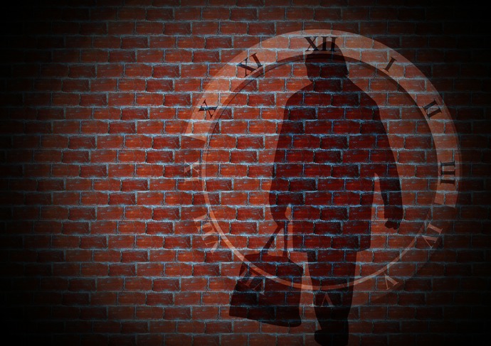 Lidé občas podléhají změnám nálady. Jedinec postižený demencí ale zničehonic začne plakat, křičet, nebo se začne bát, případně začne podezírat všechny kolem sebe. Tyto projevy se objevují náhle a bez důvodu. 