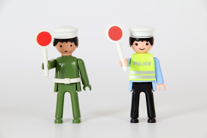 Policista - starý a nový Igráček