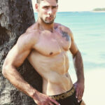 Jeho tělo je božské.