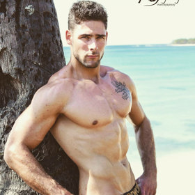 Jeho tělo je božské.