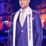 Kmoníček reprezentoval Českou republiku na světové soutěži krásy Mistr International.