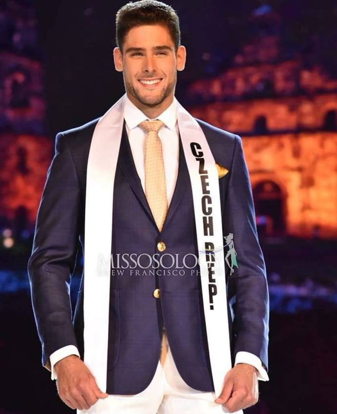 Kmoníček je sympatický a má charisma.