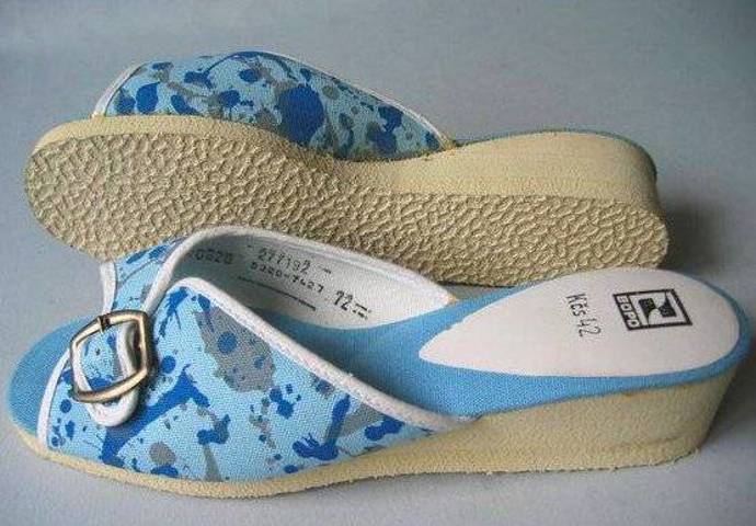 Tyhle pantofle nosila snad každá žena.