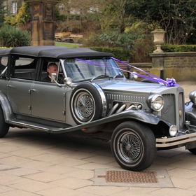 Veterán na retro svatbu patří