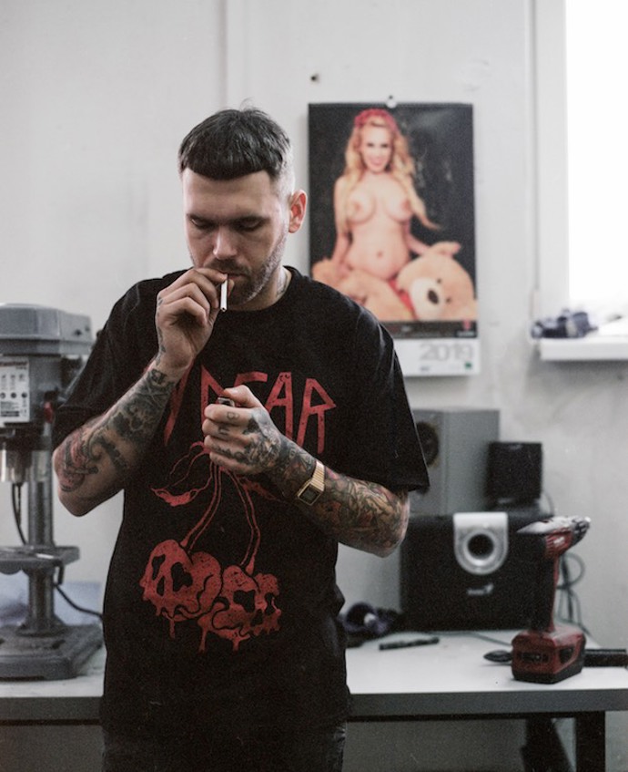 Kupte si svůj protest proti komunismu.