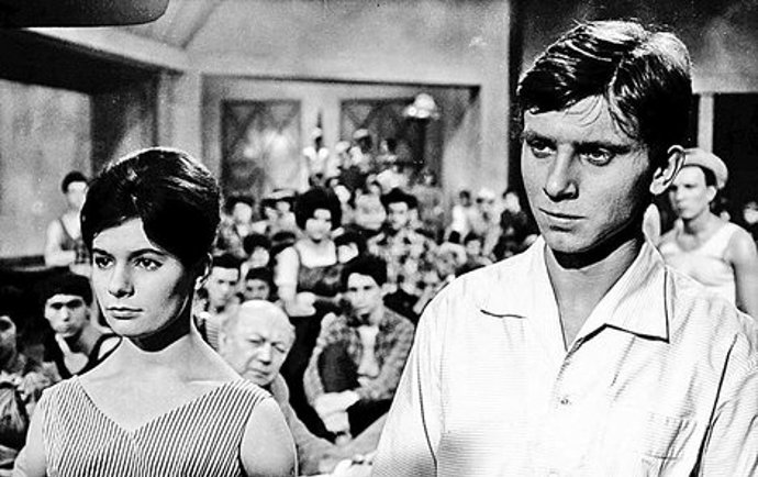 Legendární muzikál Starci na chmelu baví diváky dodnes.