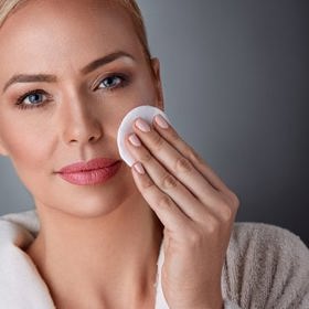 Pleť je důležité vždy důkladně vyčistit.