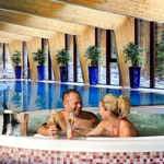 Hodinka vířivky ve dvou nebo wellness víkend navodí atmosféru svátečního večera.