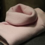 Pořiďte si proto speciální prostředek, který zajistí ochranu jemných a vlněných vláken