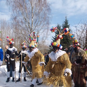 Na Hlinecku se maškary zachovaly v podobě ze začátku minulého století.
