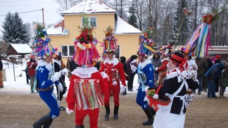 Masopustní průvod maškar lidově zvaný "vostatky" v obci Vortová na Hlinecku.