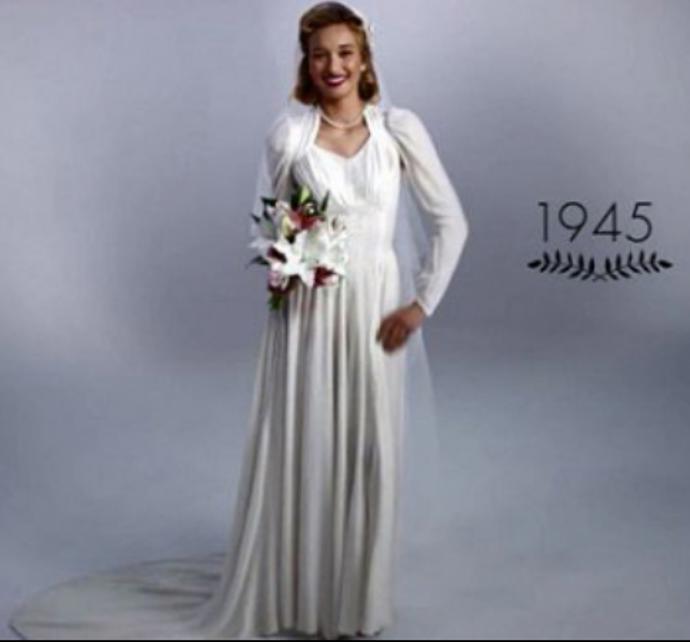 Svatební šaty z roku 1945