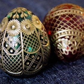 Vajíčka malovaná nejrůznějšími metodami.