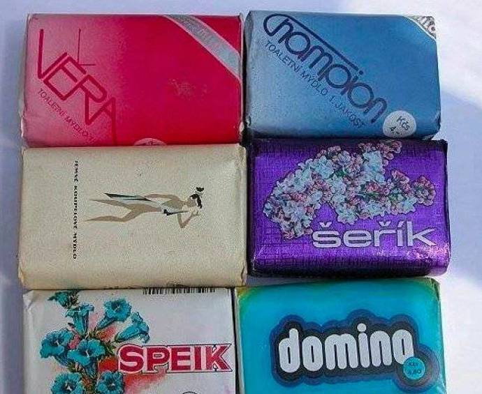 Sada mýdel, která byla za socíku k dispozici