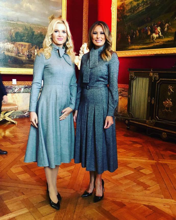 Monika Babišová a Melania Trump při prvním setkání ve Francii - už tam obě upoutaly podobným vkusem