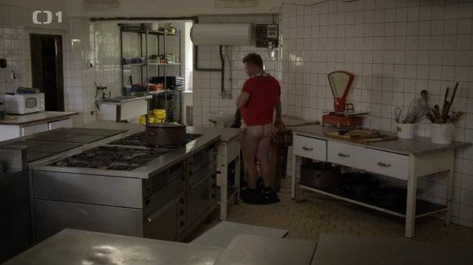 V seriálu je ukázán běžný život v Mostě