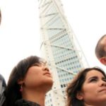 Mladí se nechtějí nechávat svazovat moc dlouho