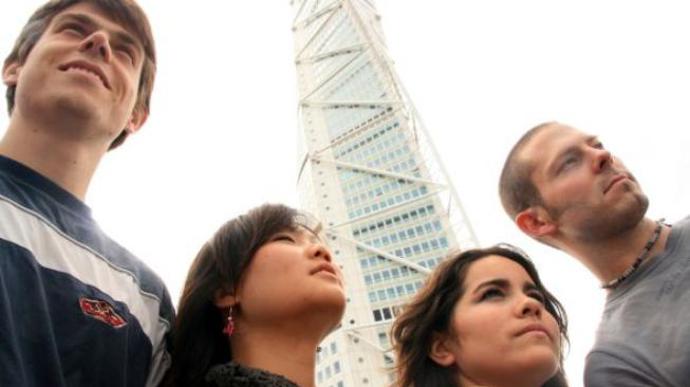 Mladí se nechtějí nechávat svazovat moc dlouho