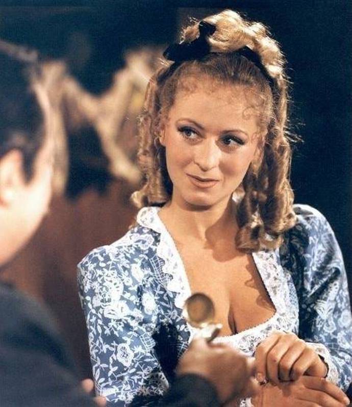 Simona byla v mládí velká kočka s uhrančivýma očima