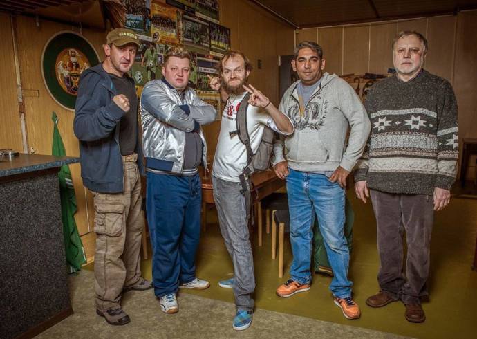 Celá parta štamgastů ze Severky ze seriálu MOST!